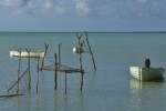 01-Barques amarées en mer