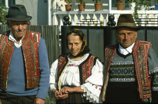 02-en costume traditionnel